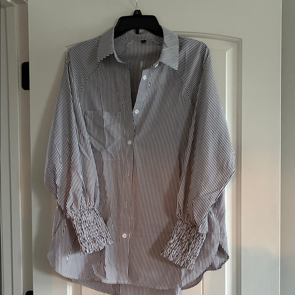 Women’s  Black and White Striped long sleeve blouse